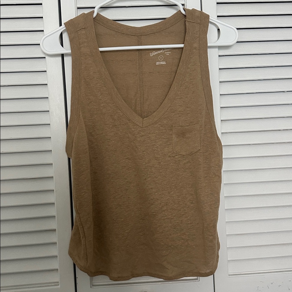 Universal Thread Tan V-Neck Tank Top